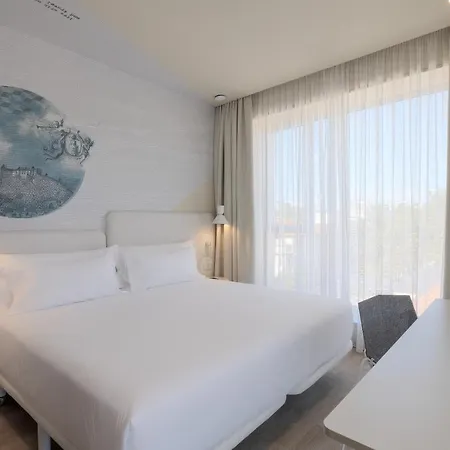 Occidental Hotel 4*