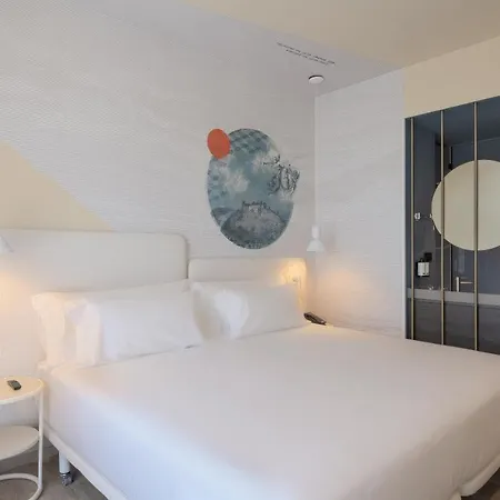 Occidental Hotel 4*